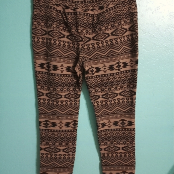 One Son's Aztec Fuzzy Jeggings Size 10/Large - Picture 2 of 3